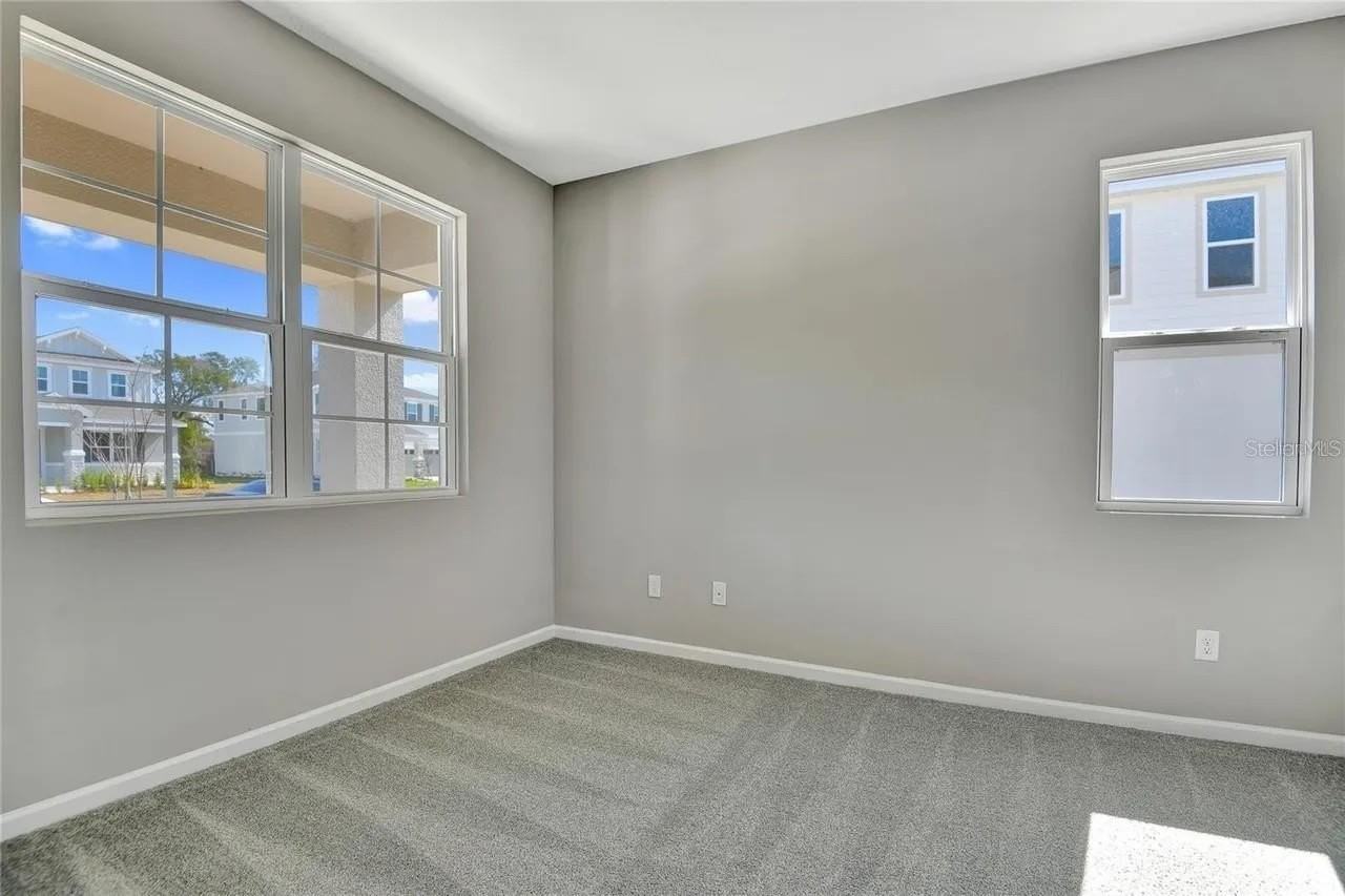 560 Summit River Dr - Photo 6 of 15