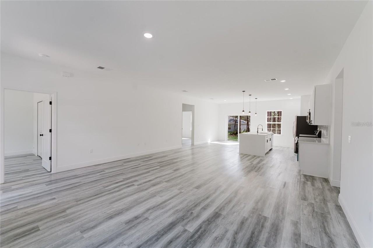 6732 Sw 132nd St - Photo 4 of 36
