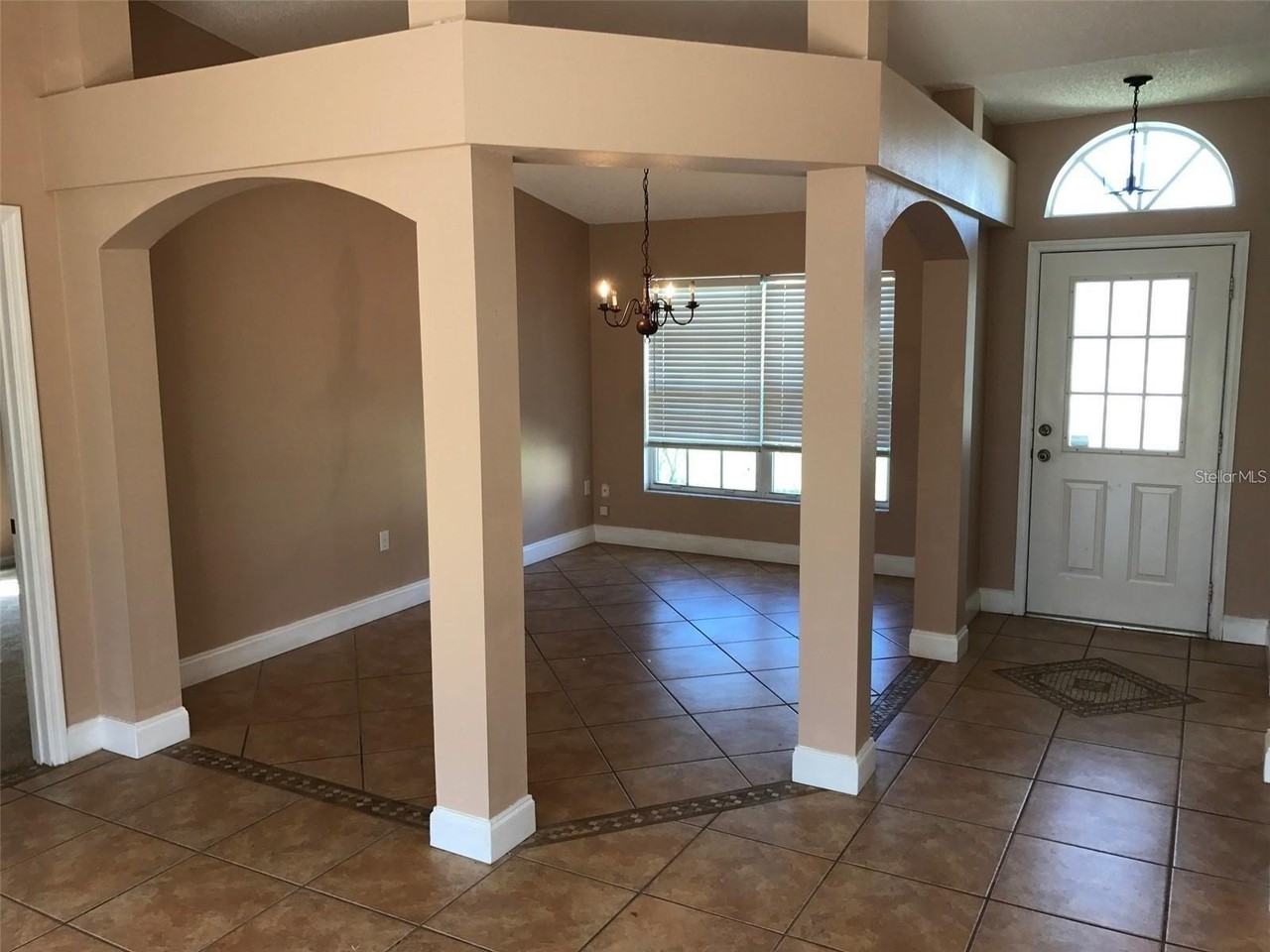 251 Heronwood Cir - Photo 2 of 11