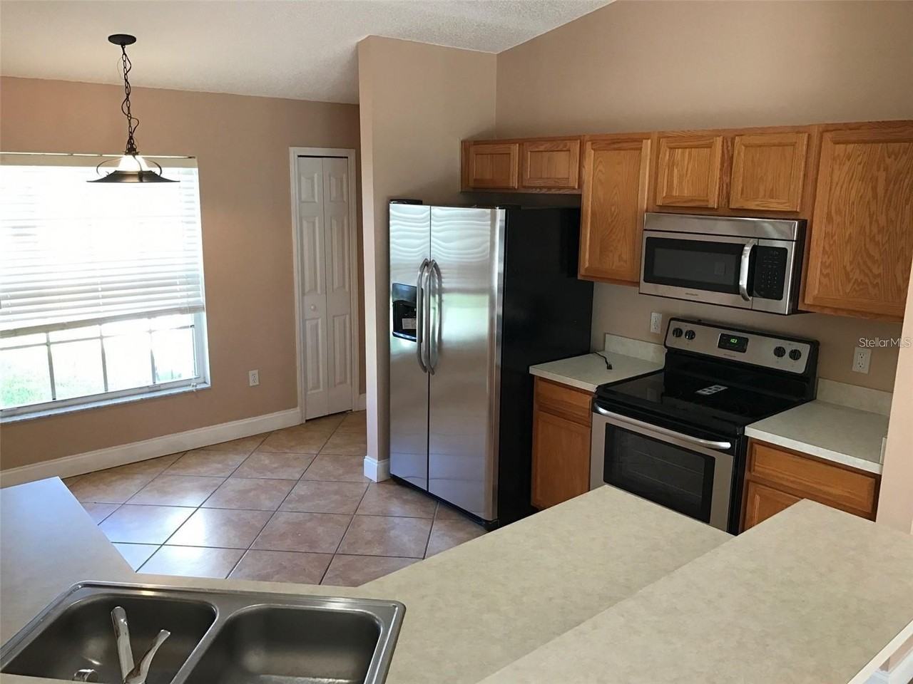 251 Heronwood Cir - Photo 4 of 11