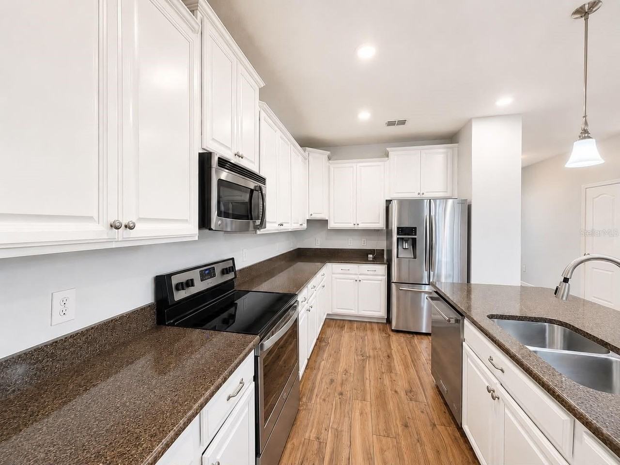 1954 Pantheon Dr - Photo 6 of 30