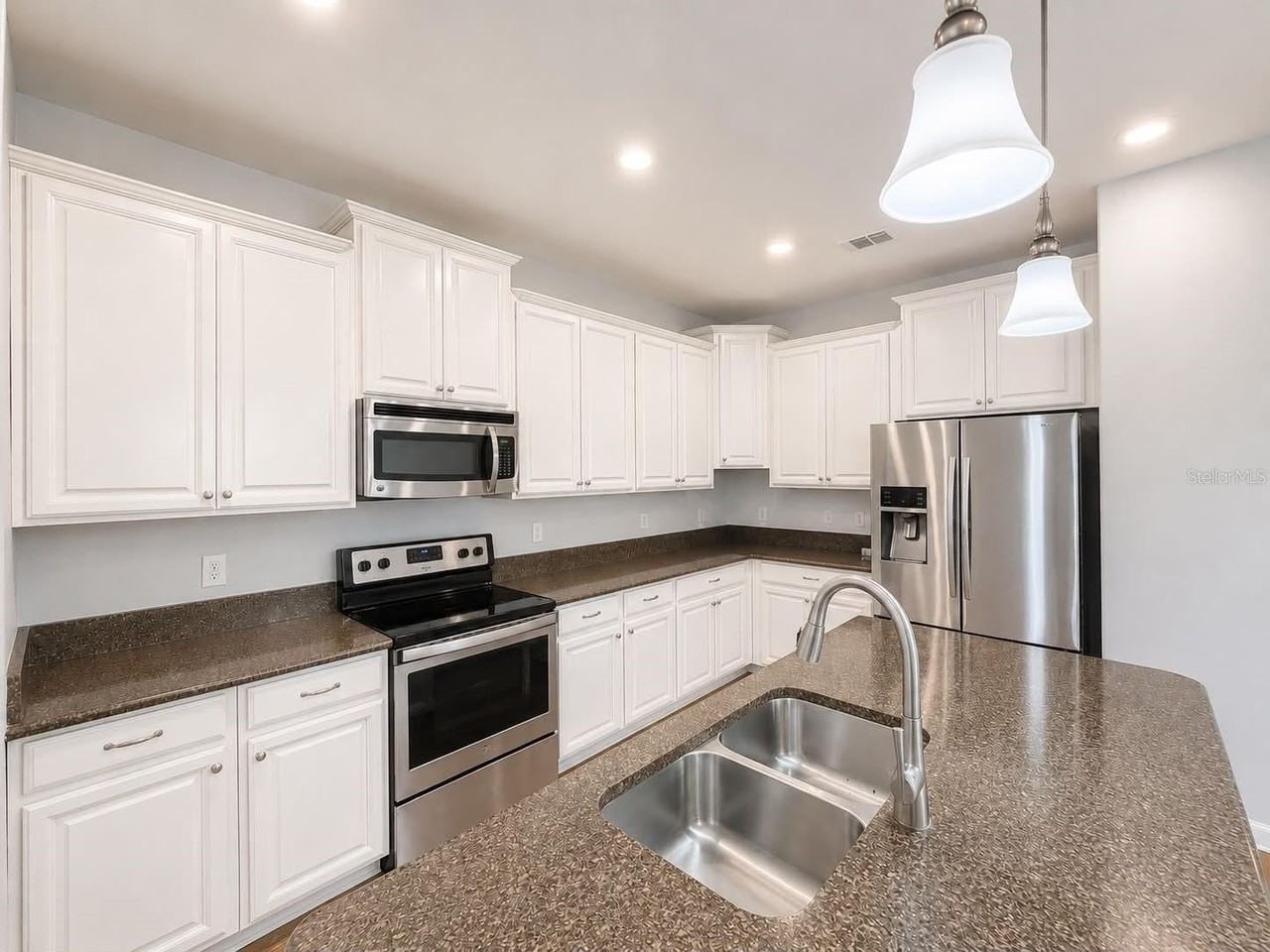 1954 Pantheon Dr - Photo 7 of 30