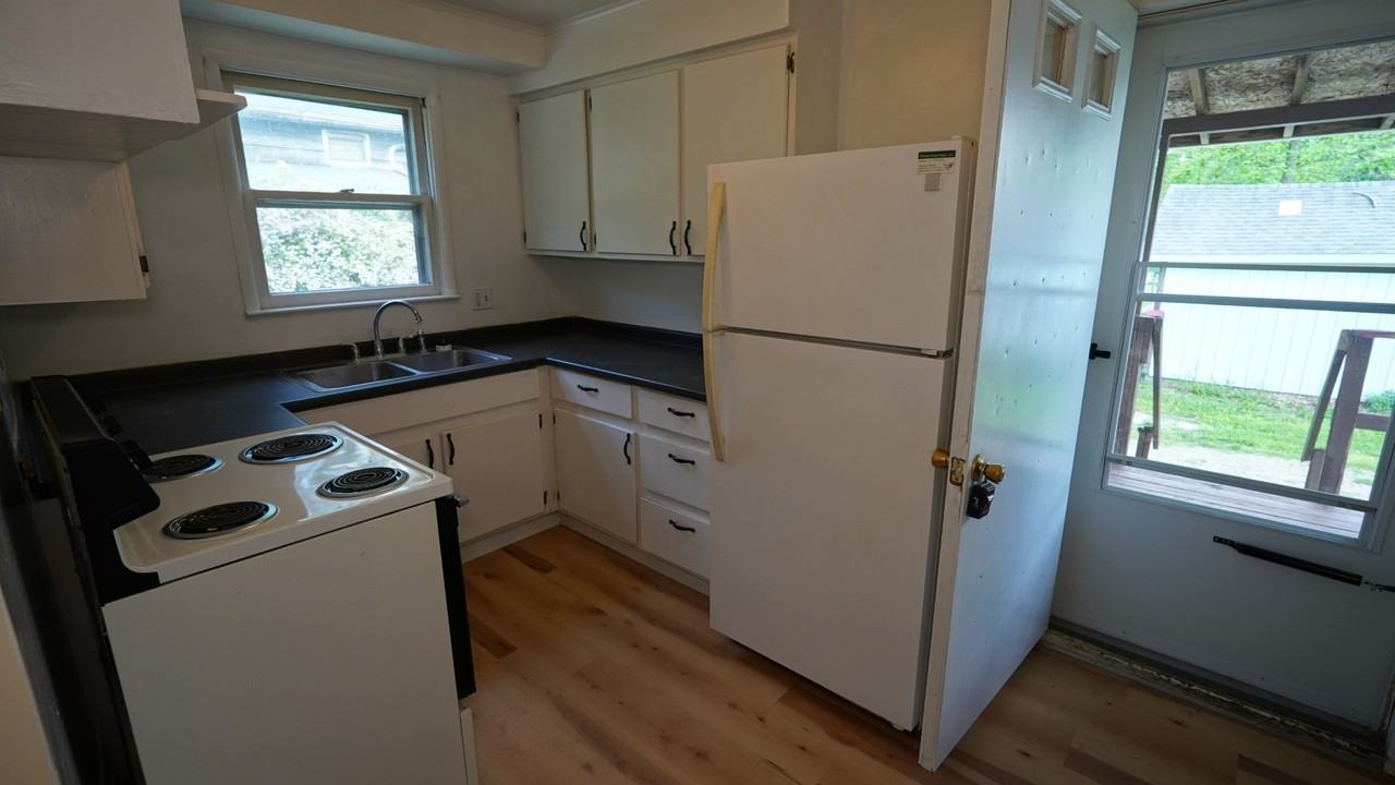 40 E Fayette St #1 - Photo 3 of 17