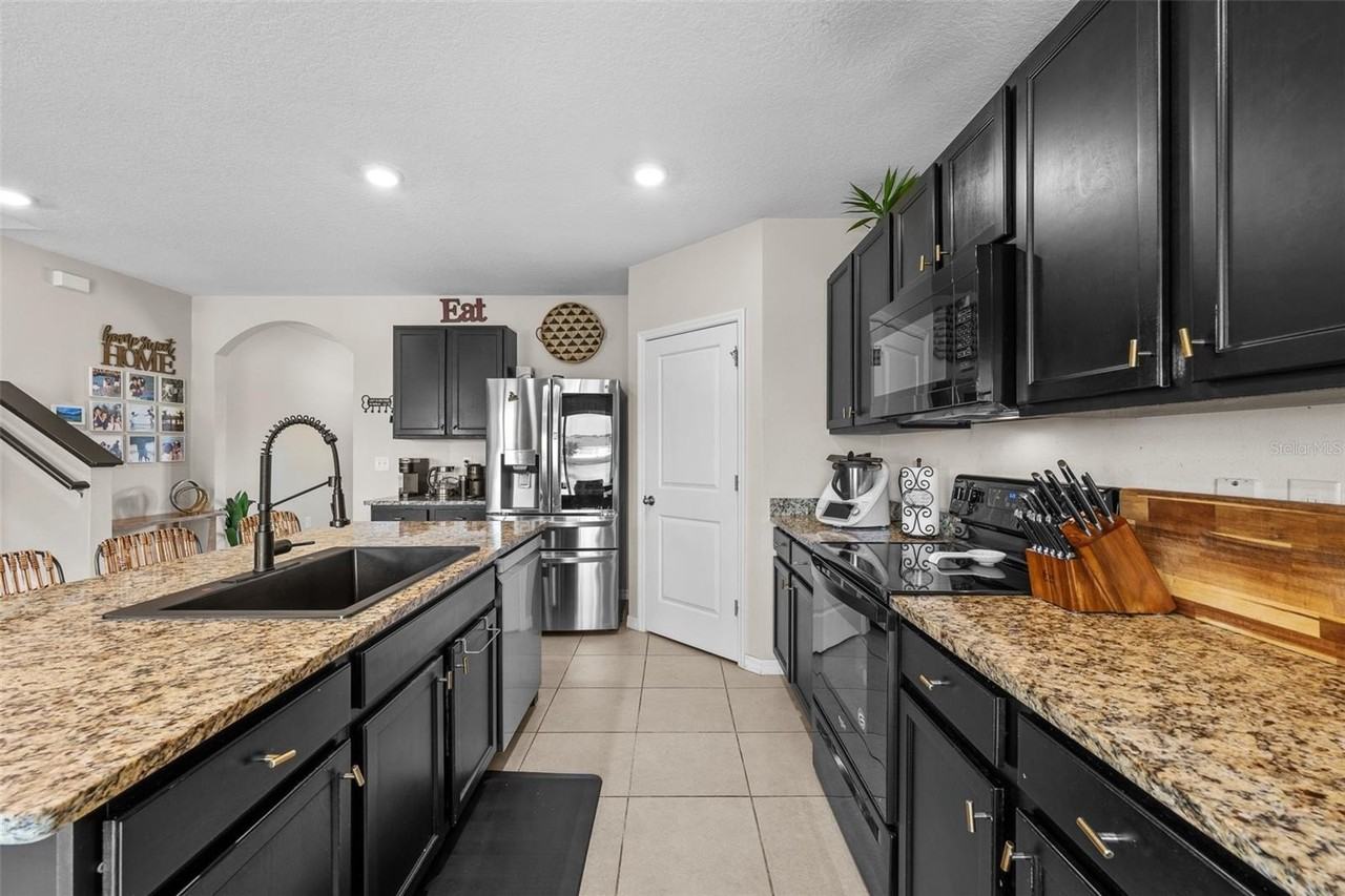 2908 Storybrook Preserve Dr - Photo 4 of 50