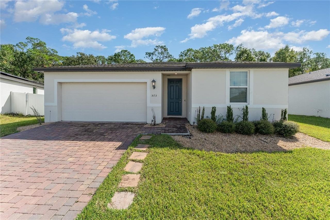 573 Vista Villages Blvd - Photo 2 of 50