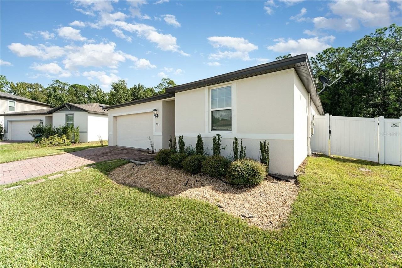 573 Vista Villages Blvd - Photo 4 of 50