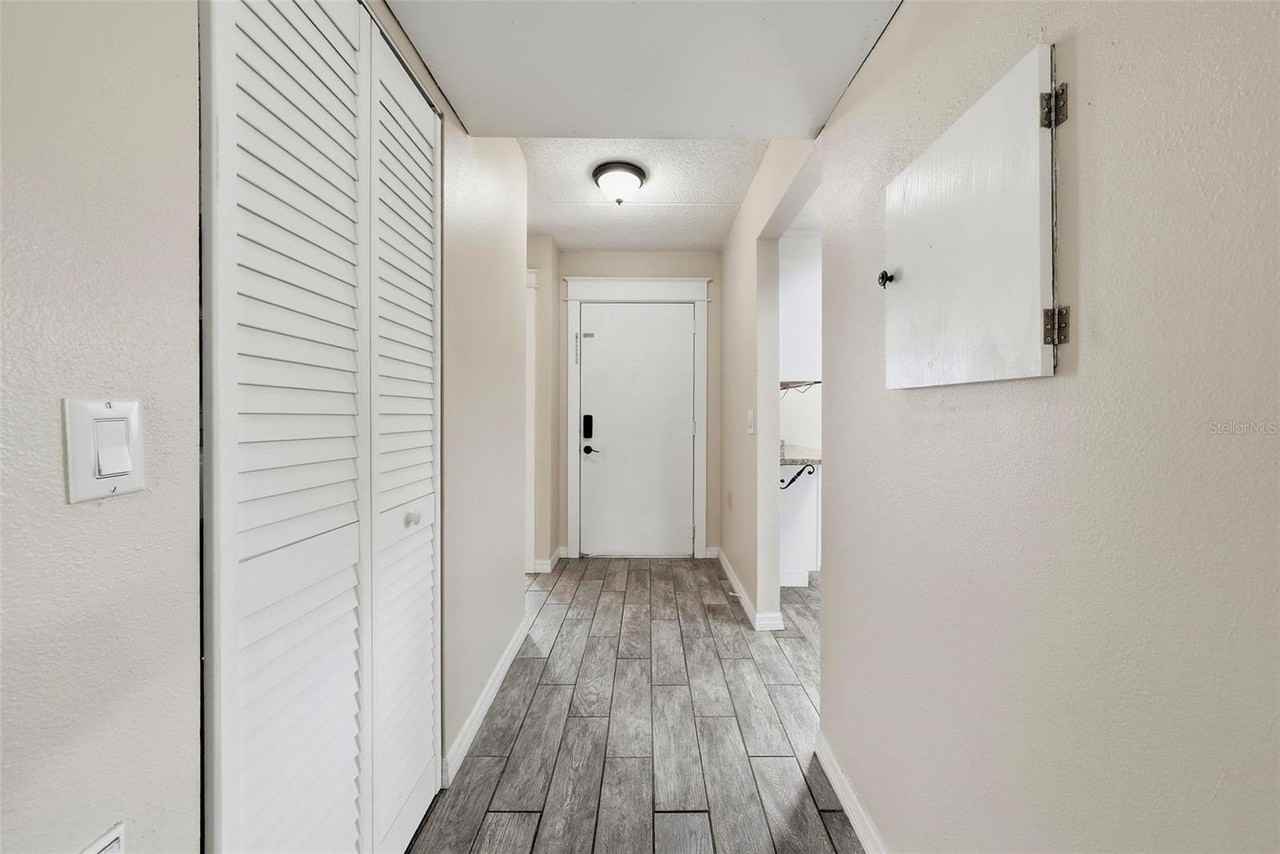 3821 N Oak Dr #J21 - Photo 3 of 28