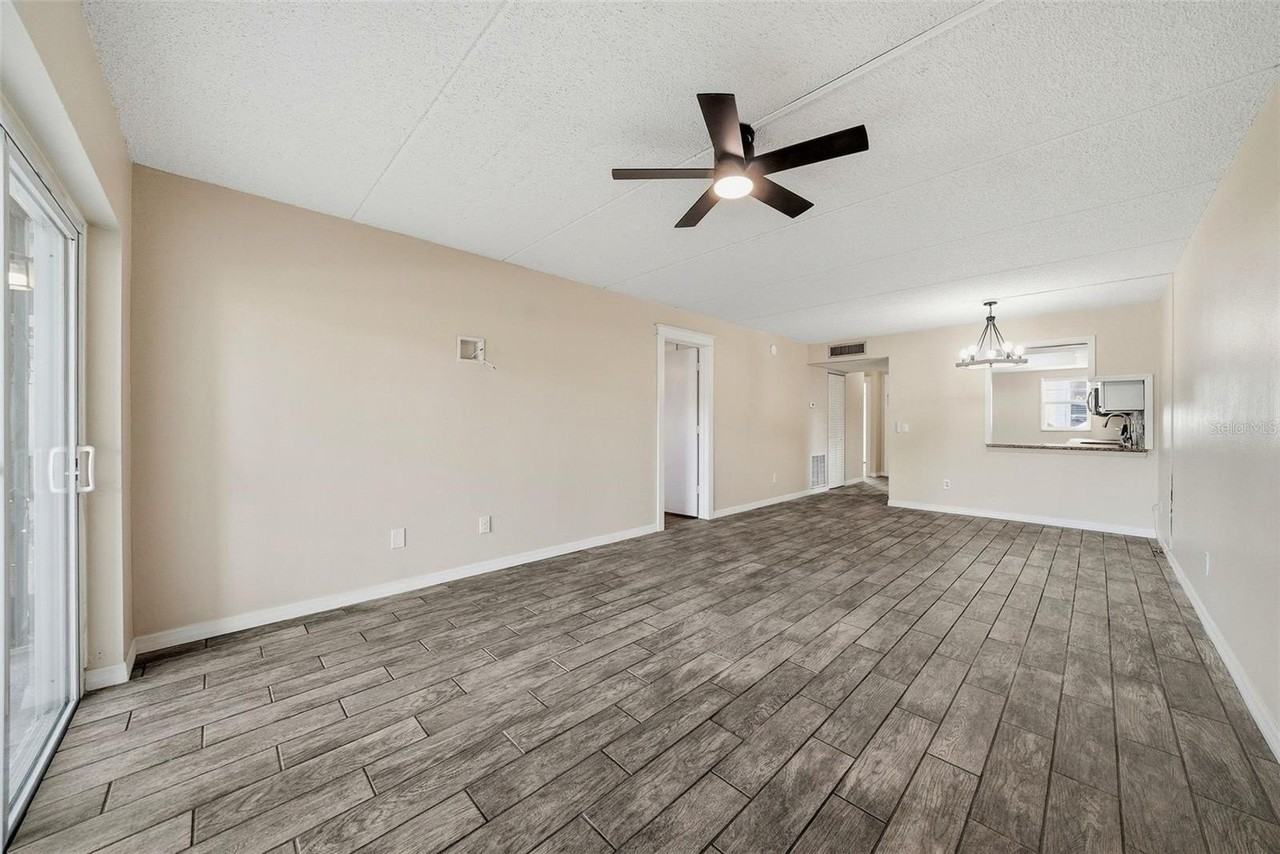 3821 N Oak Dr #J21 - Photo 6 of 28
