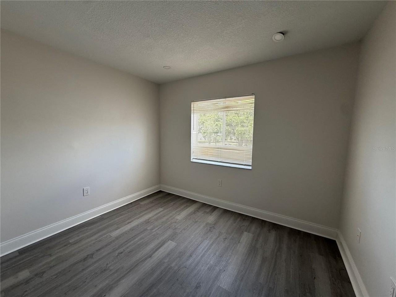 4105 Waterside Island Ct - Photo 7 of 18