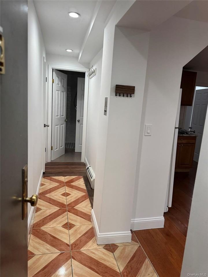 2031 Tomlinson Ave #1R - Photo 2 of 14