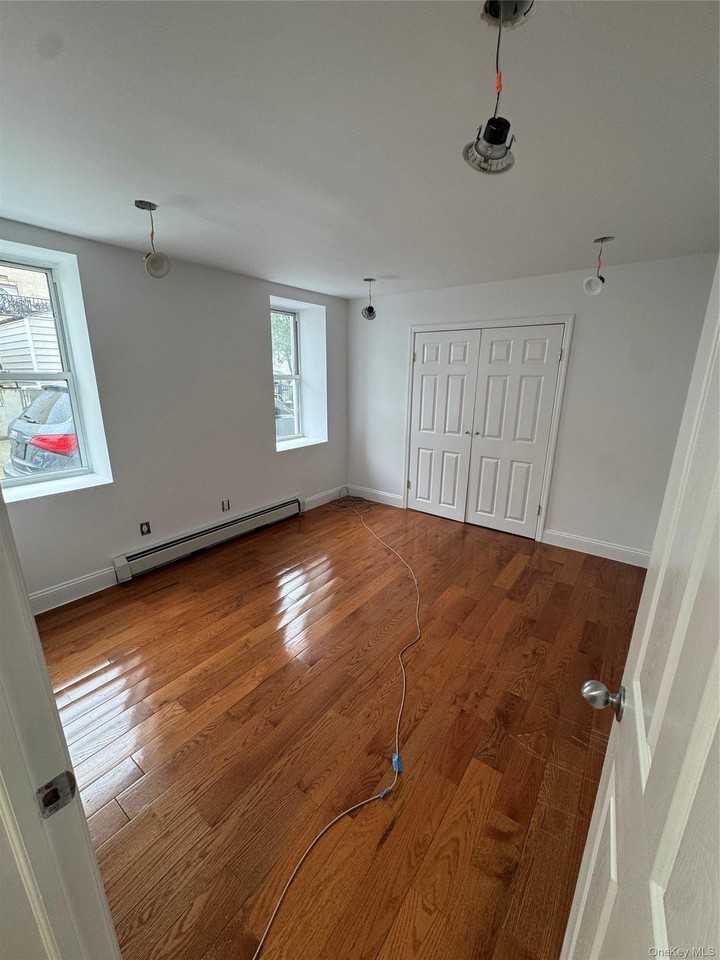 2031 Tomlinson Ave #1R - Photo 6 of 14
