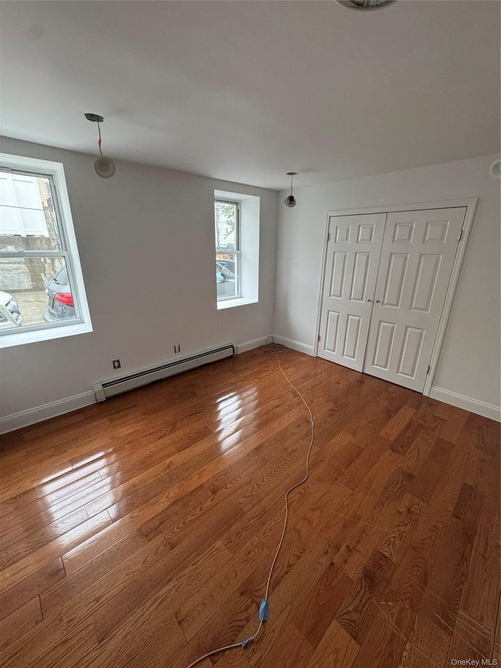 2031 Tomlinson Ave #1R - Photo 7 of 14