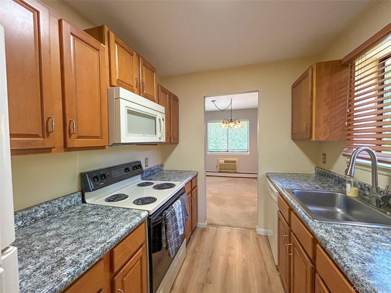 5 Loudon Dr #9 - Photo 2 of 7