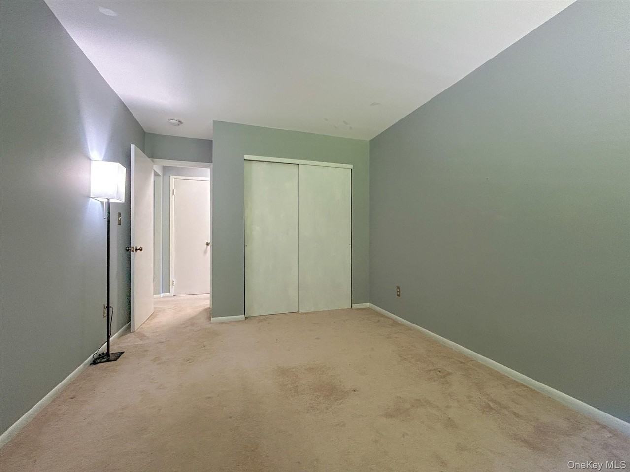 5 Loudon Dr #9 - Photo 4 of 7