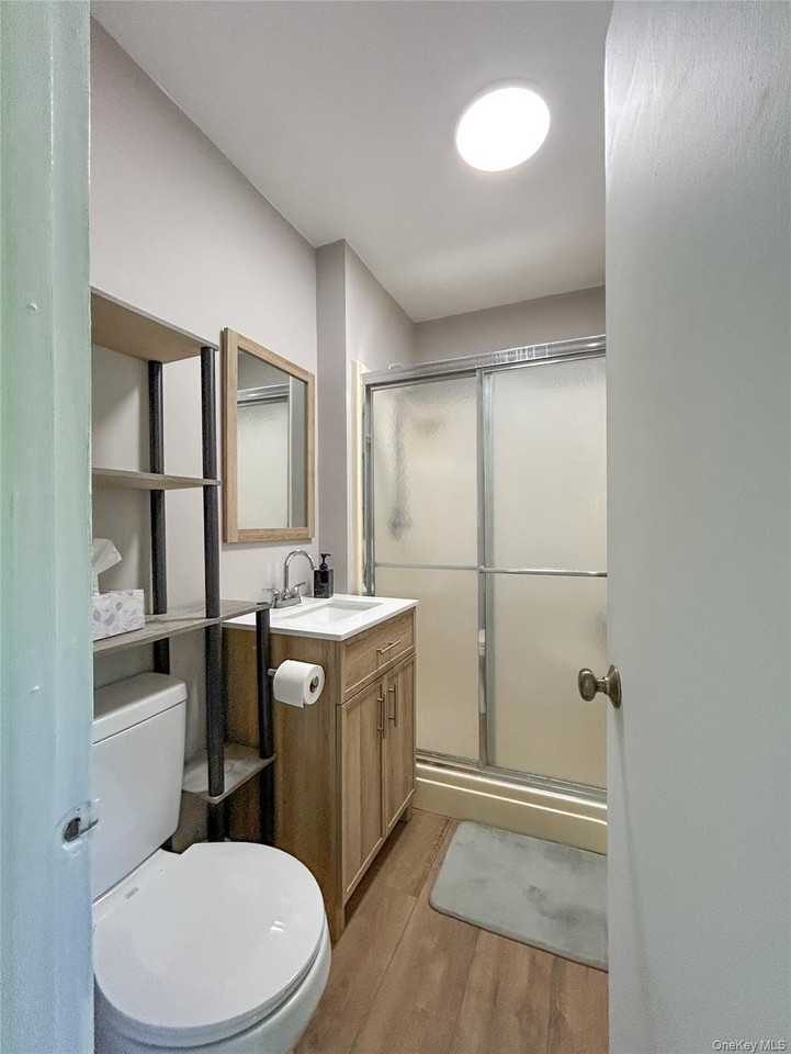 5 Loudon Dr #9 - Photo 6 of 7