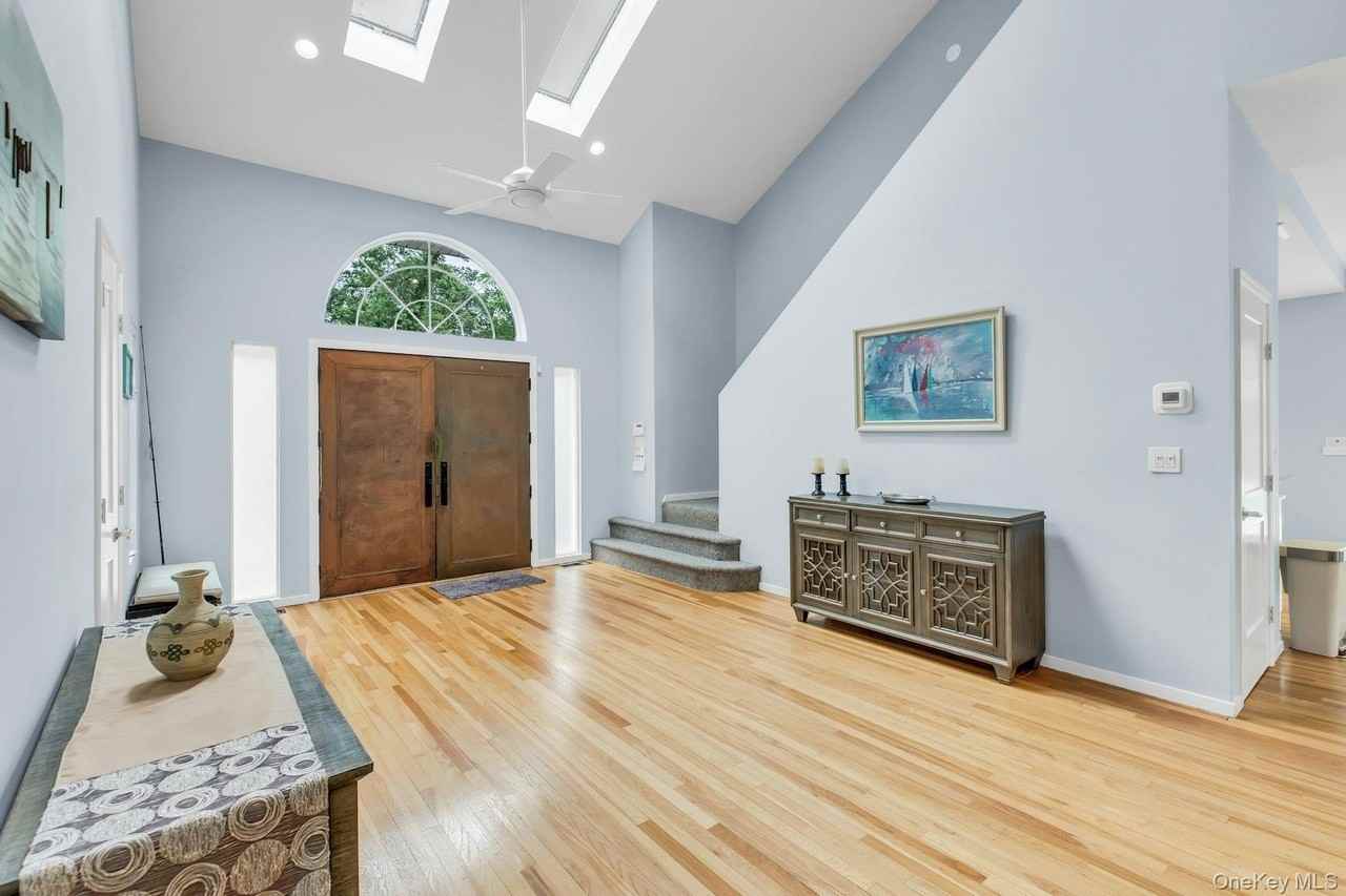 35 Bay Ave W - Photo 5 of 43