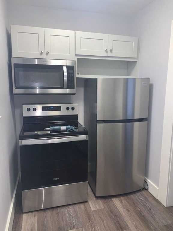 12 Hawthorne St #2 - Photo 3 of 10