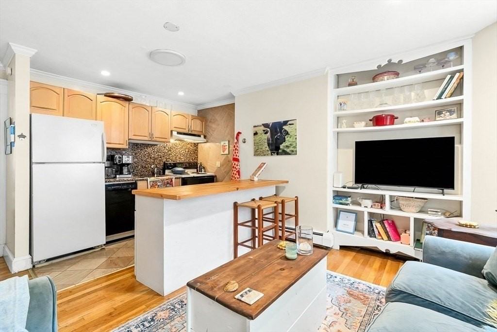 11-A Hanson St #G - Photo 2 of 11