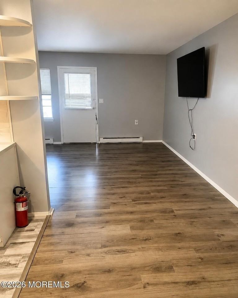 219 Buckingham Ct #E - Photo 4 of 17