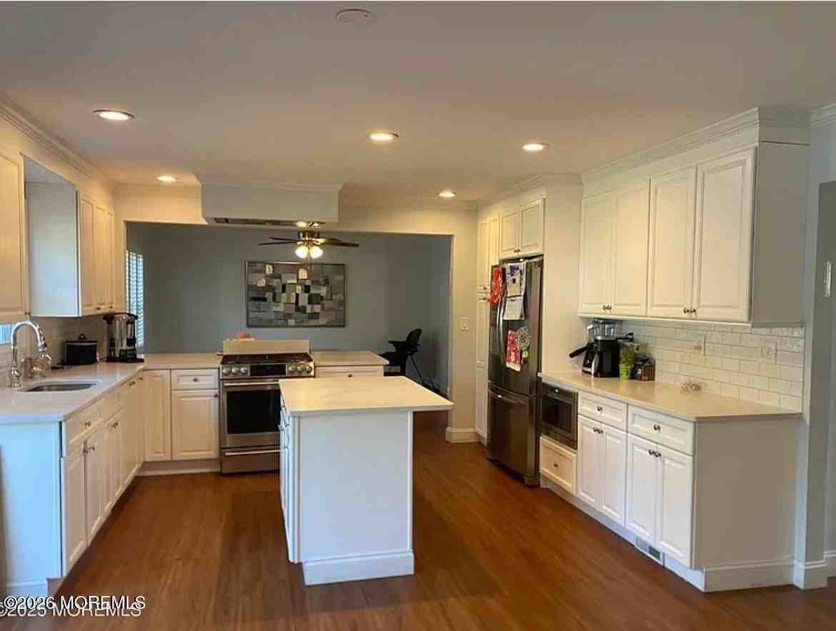 84 Forest St - Photo 2 of 18