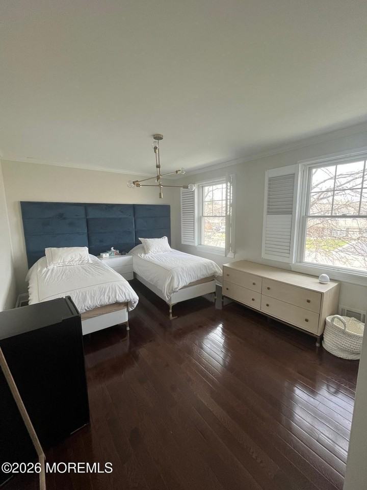 84 Forest St - Photo 7 of 18