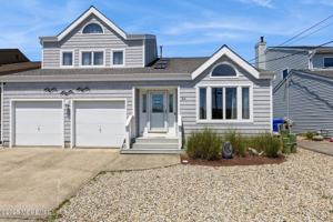 featured image of 22 Longpoint Dr