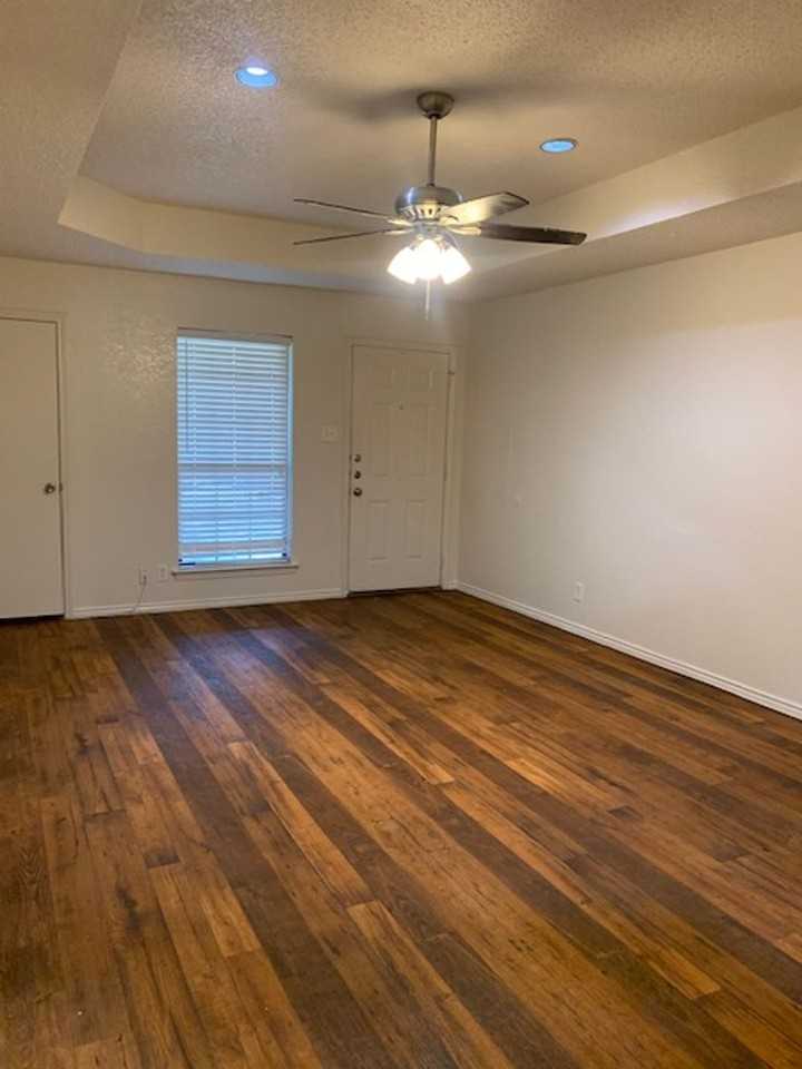 1149 Landsdale Ln - Photo 2 of 12