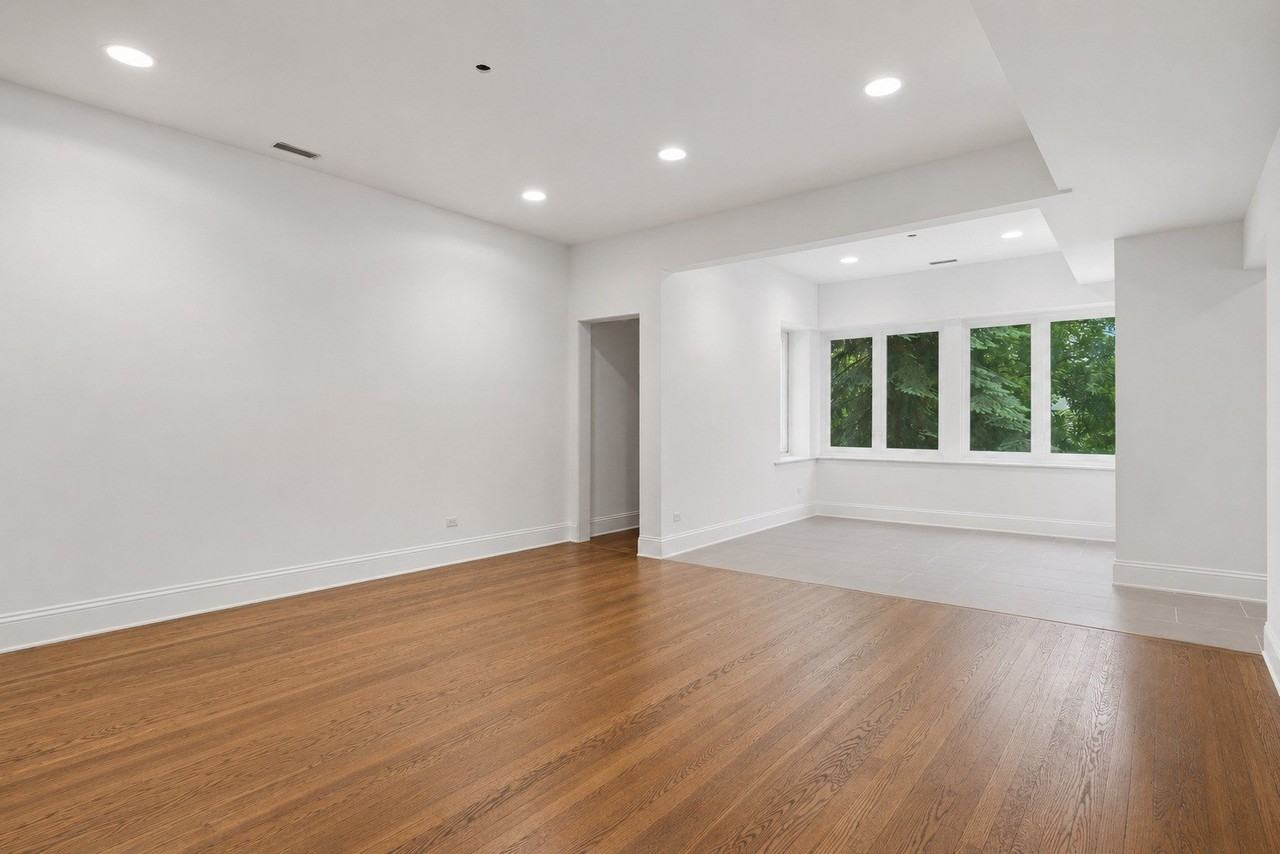 6914 N Sheridan Rd #2 - Photo 4 of 14