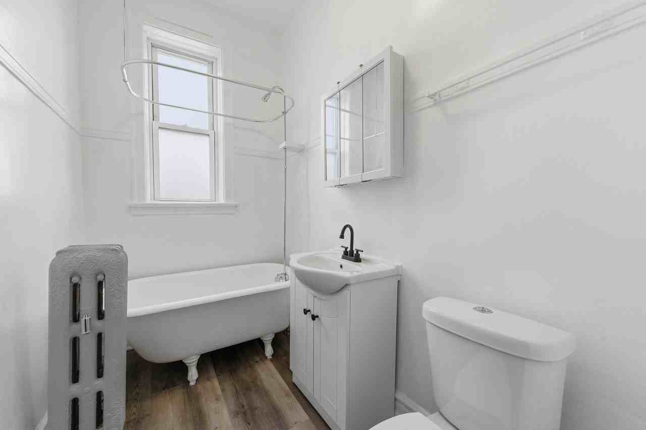 7000 S Paxton Ave #3 - Photo 6 of 10