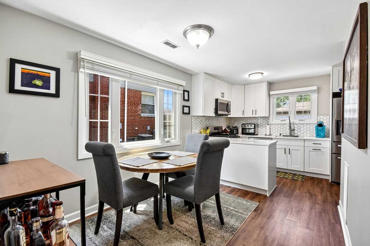 728 N Kennicott Ave - Photo 4 of 19