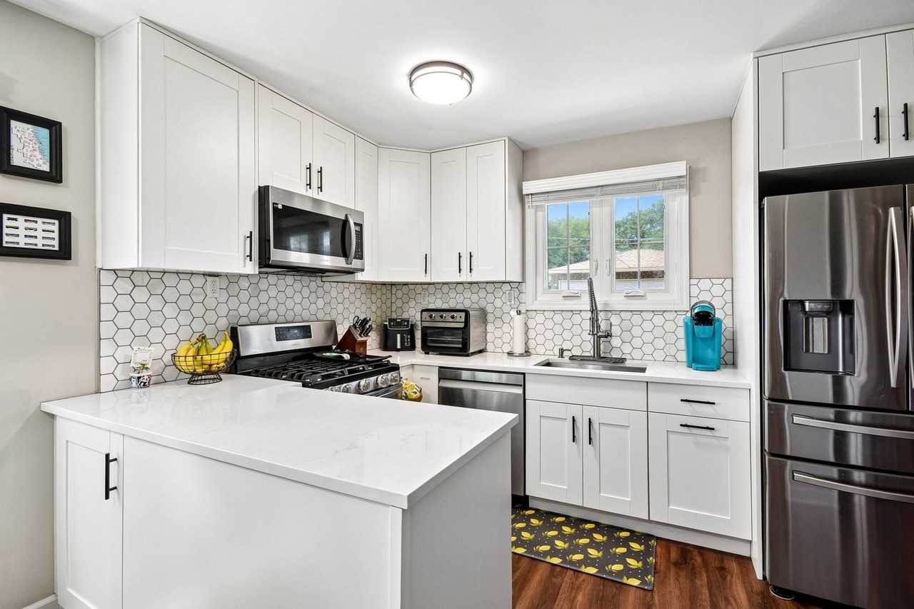 728 N Kennicott Ave - Photo 5 of 19
