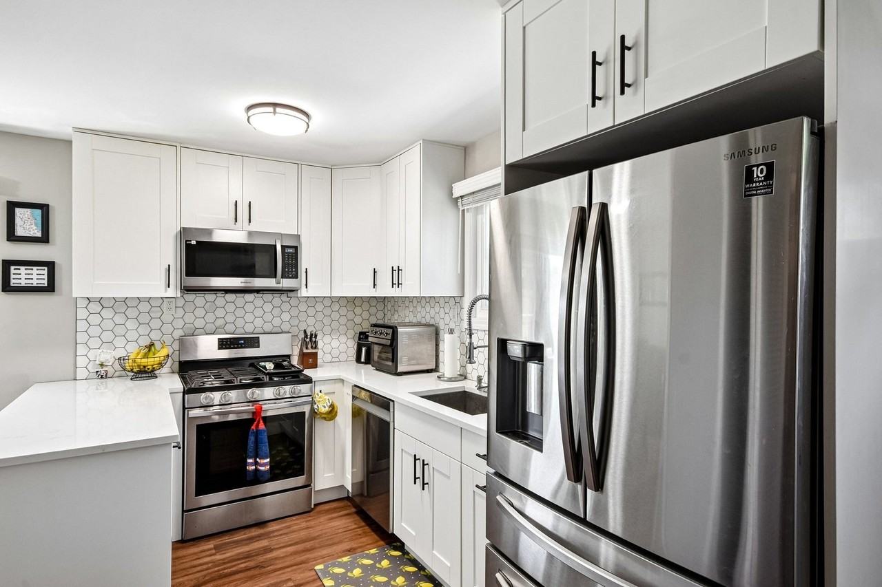 728 N Kennicott Ave - Photo 7 of 19