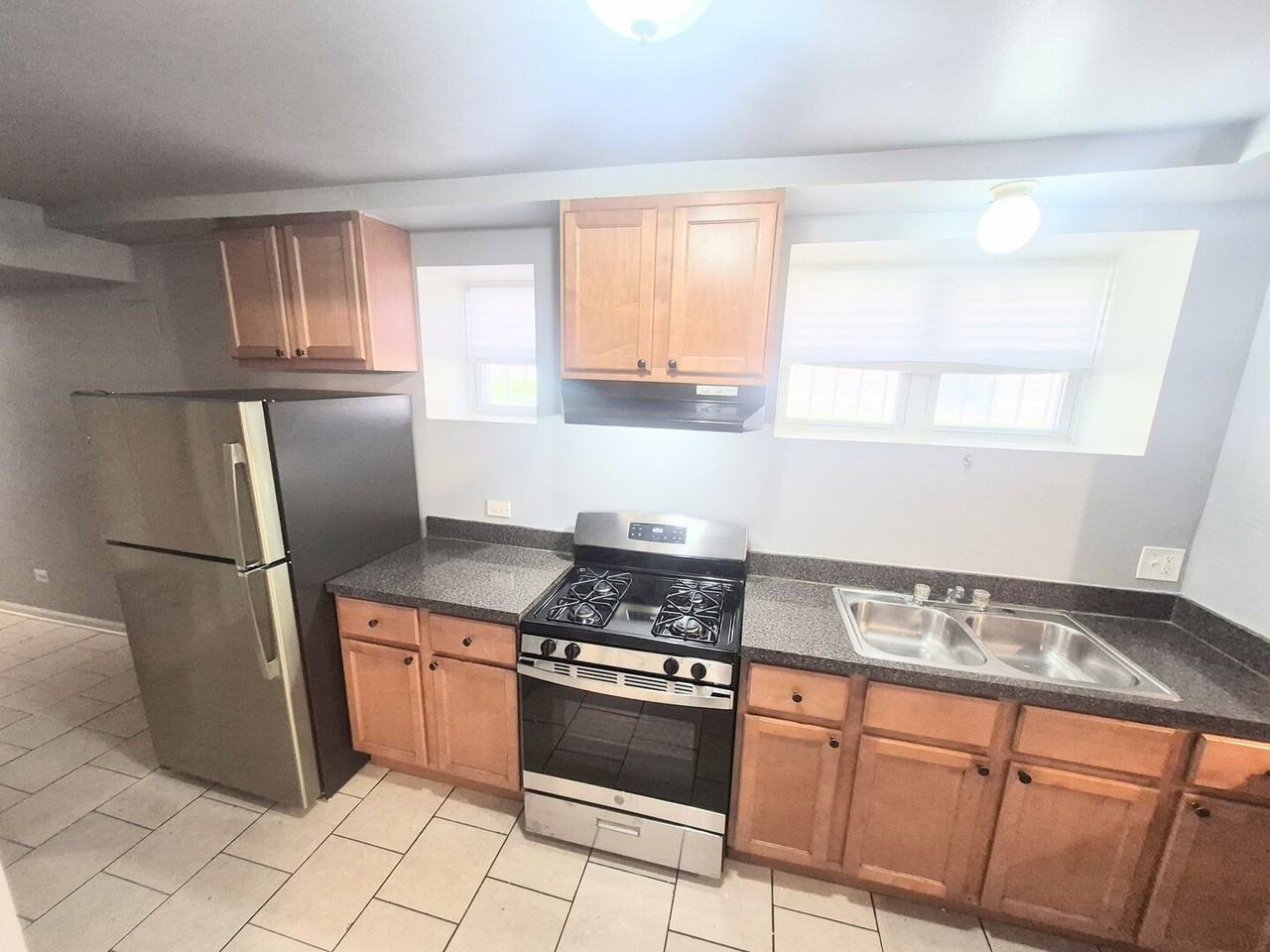 6030 S Eberhart Ave #B - Photo 2 of 6