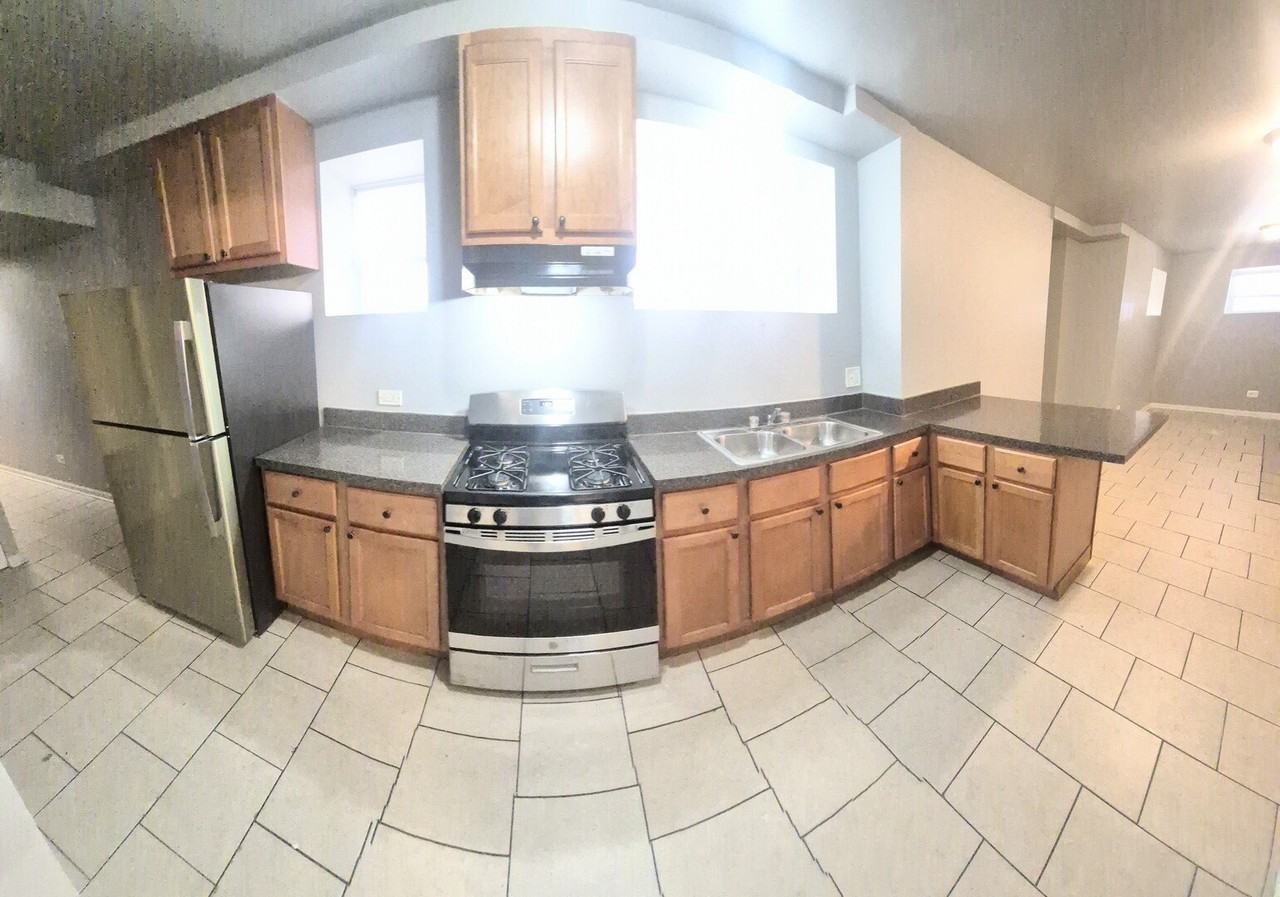 6030 S Eberhart Ave #B - Photo 4 of 6