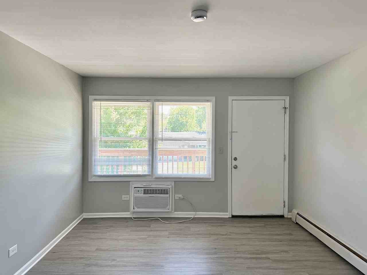 1940 Mark Ave #7 - Photo 5 of 9
