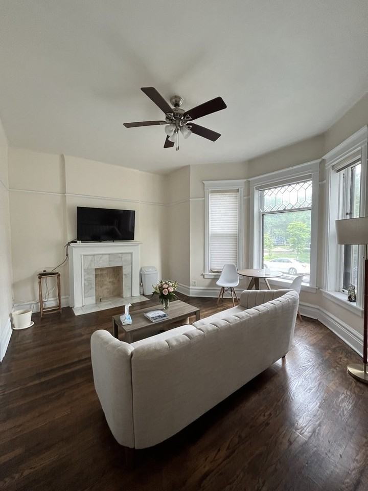 1359 E 57th St #1 - Photo 3 of 25