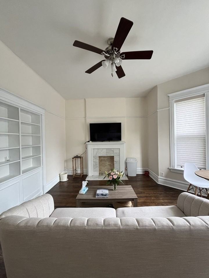 1359 E 57th St #1 - Photo 4 of 25