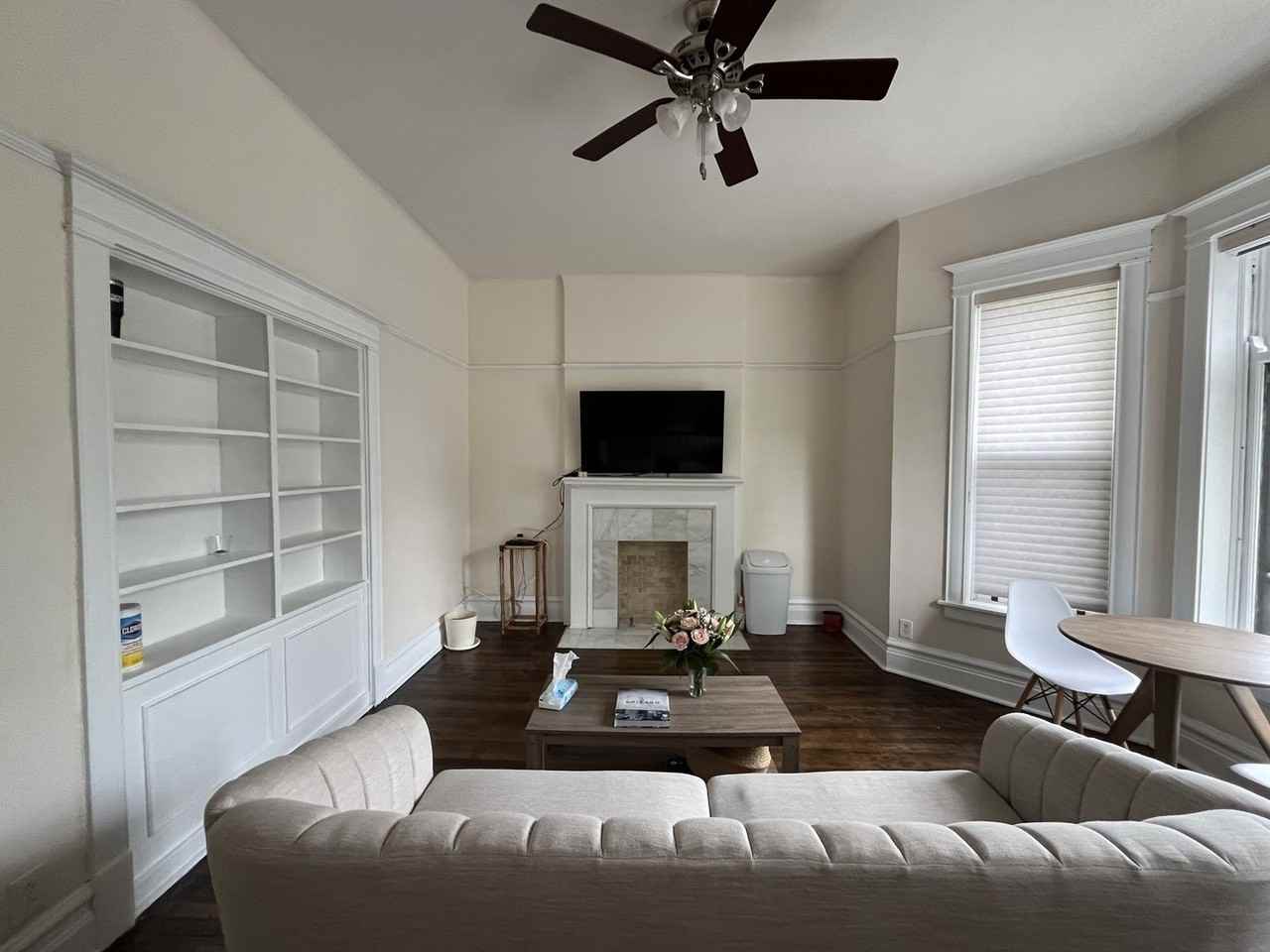 1359 E 57th St #1 - Photo 5 of 25