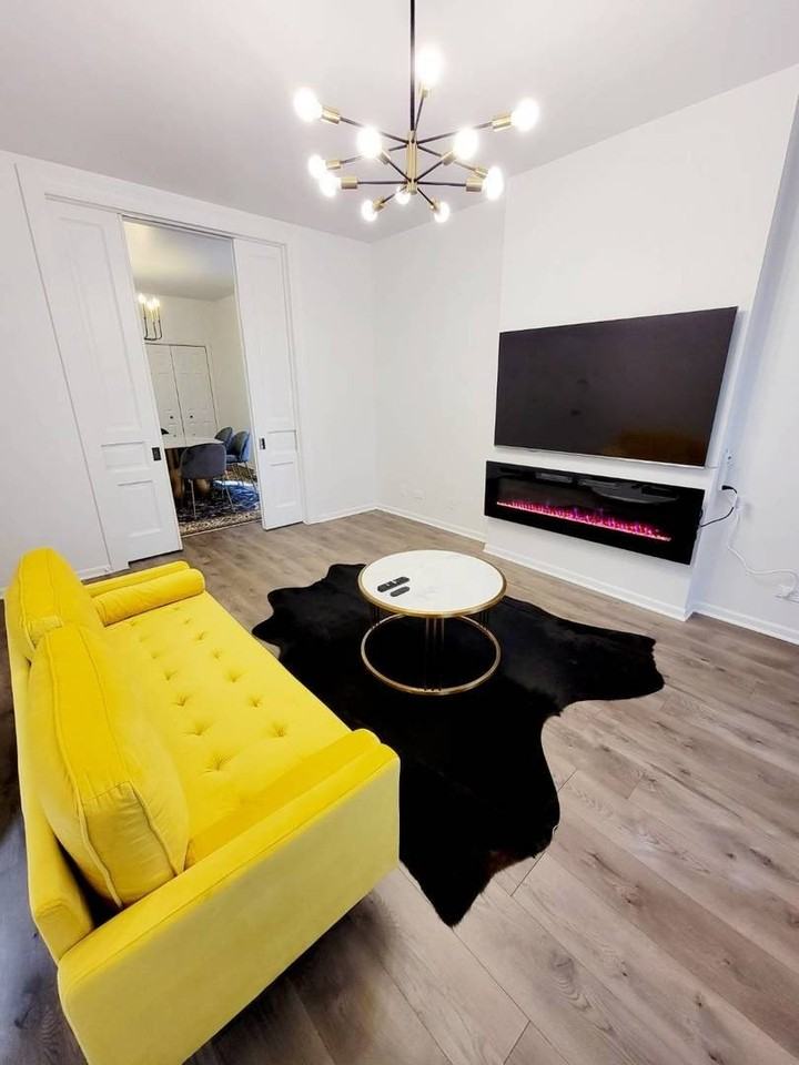 837 N Winchester Ave #2 - Photo 3 of 12