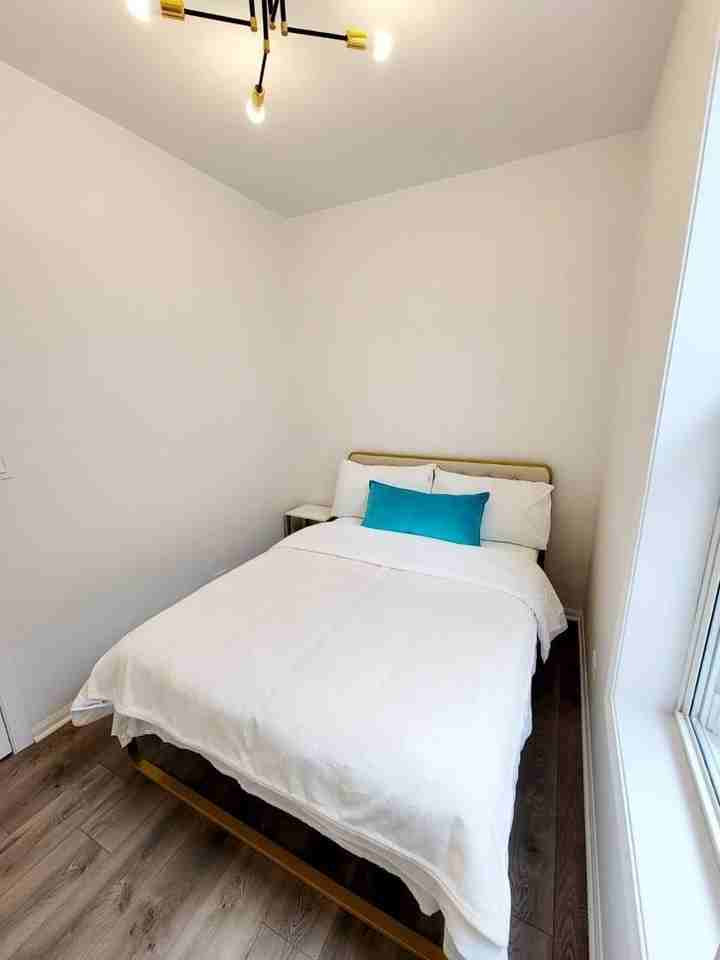 837 N Winchester Ave #2 - Photo 7 of 12