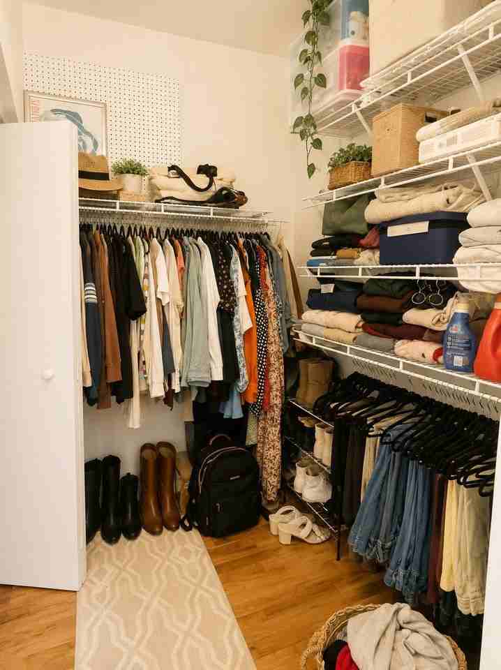 725 N Throop St #2 - Photo 6 of 10