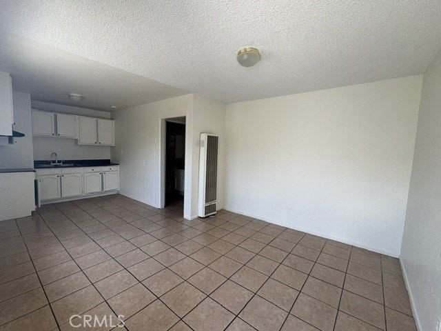 807 E Vernon Ave #2 - Photo 3 of 12