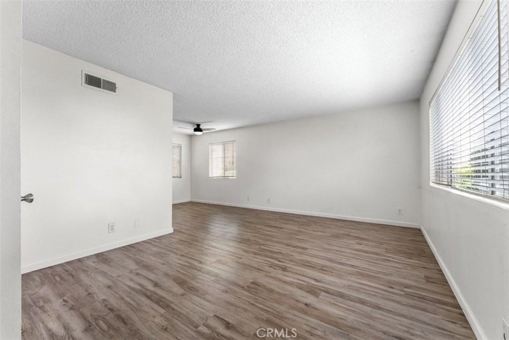 8115 Woolburn Dr - Photo 5 of 21