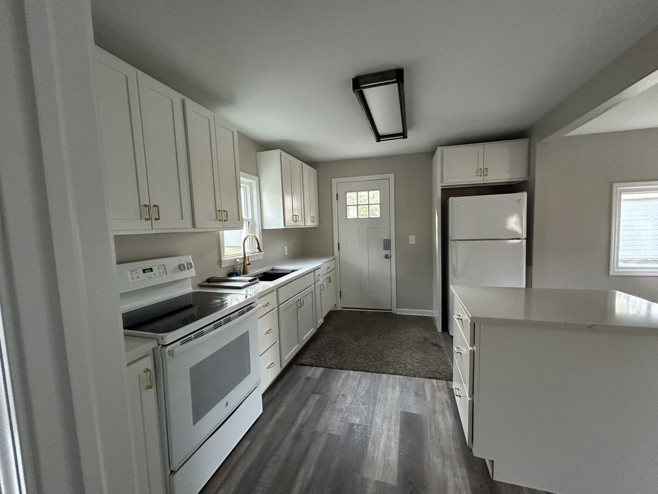 265 W State St #1 - Photo 4 of 10