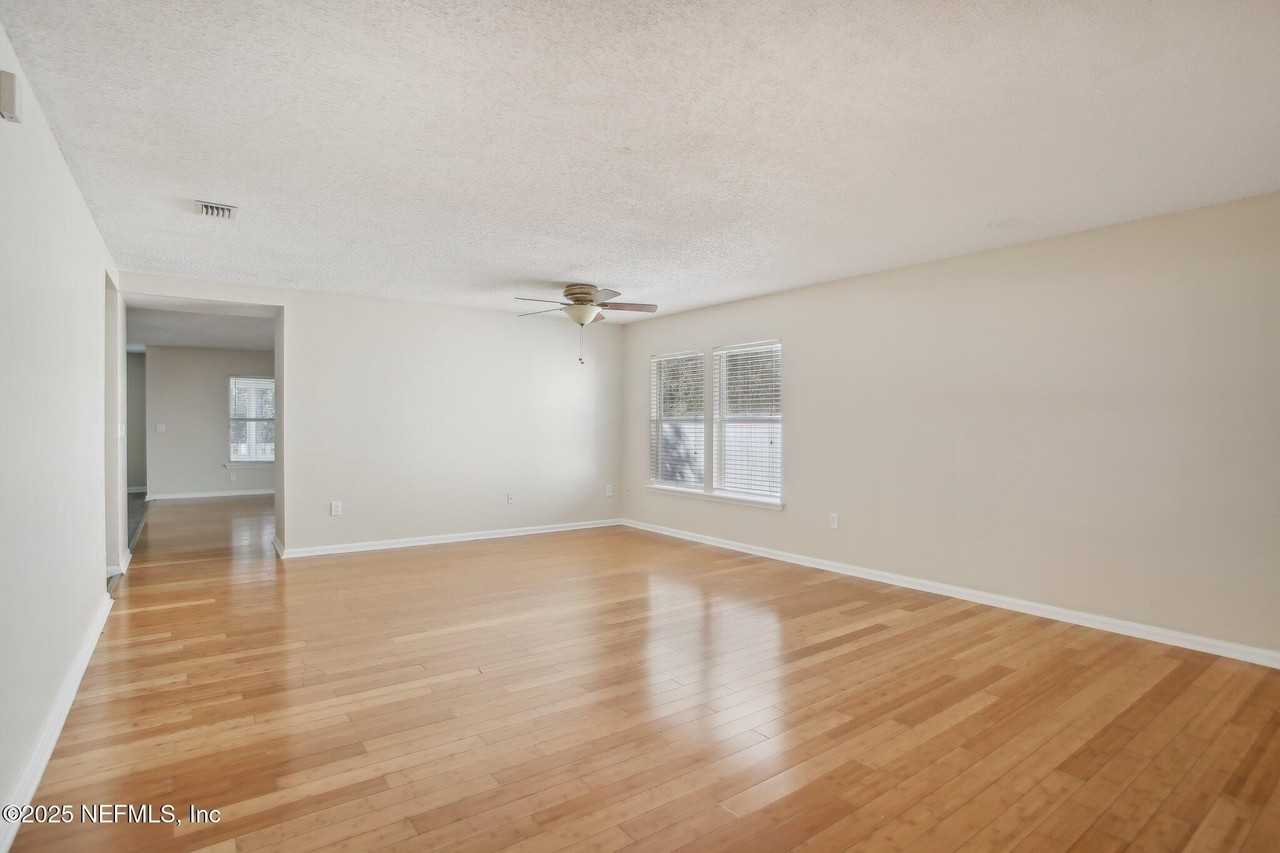2346 Adams Lake Blvd - Photo 5 of 42