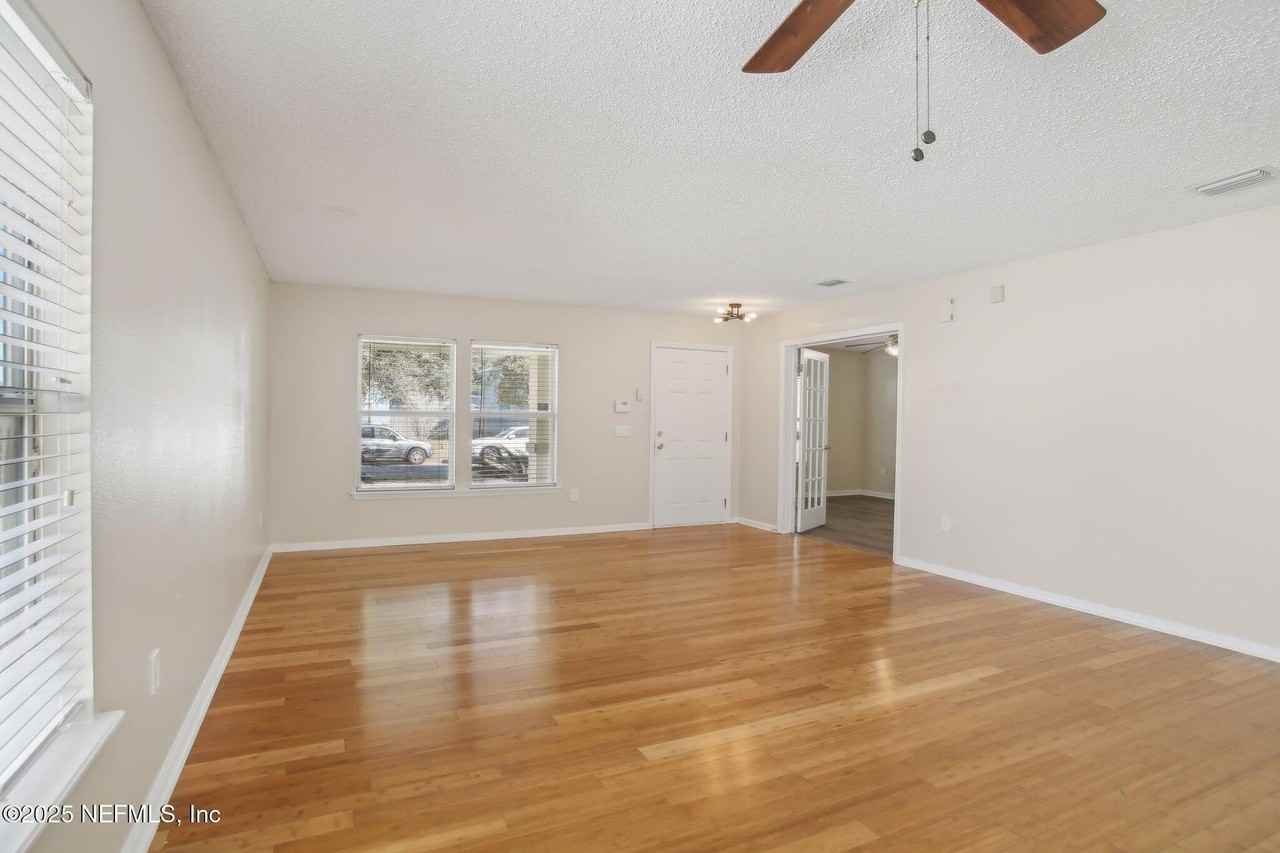 2346 Adams Lake Blvd - Photo 7 of 42