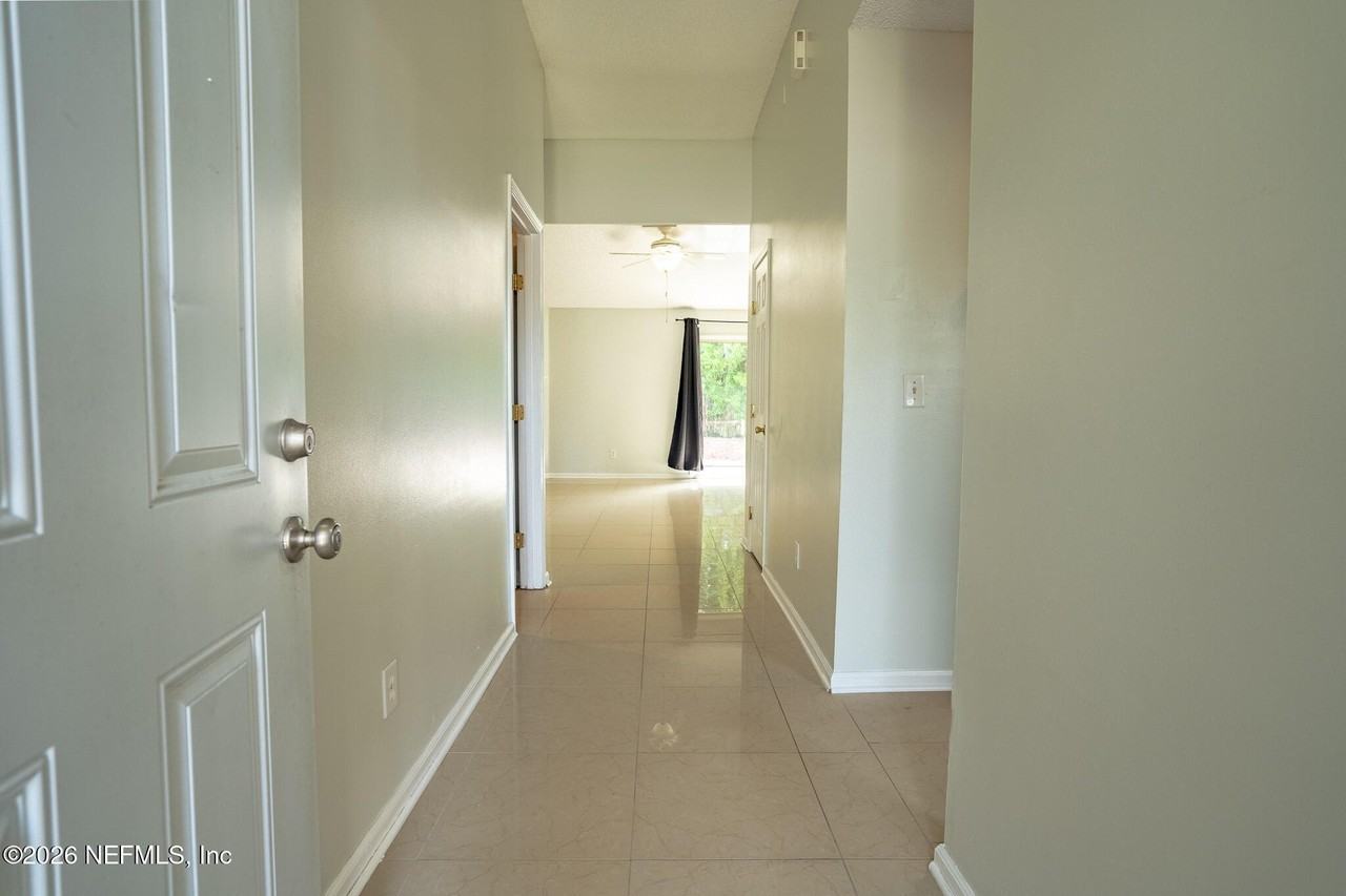 2441 University Blvd S - Photo 4 of 29