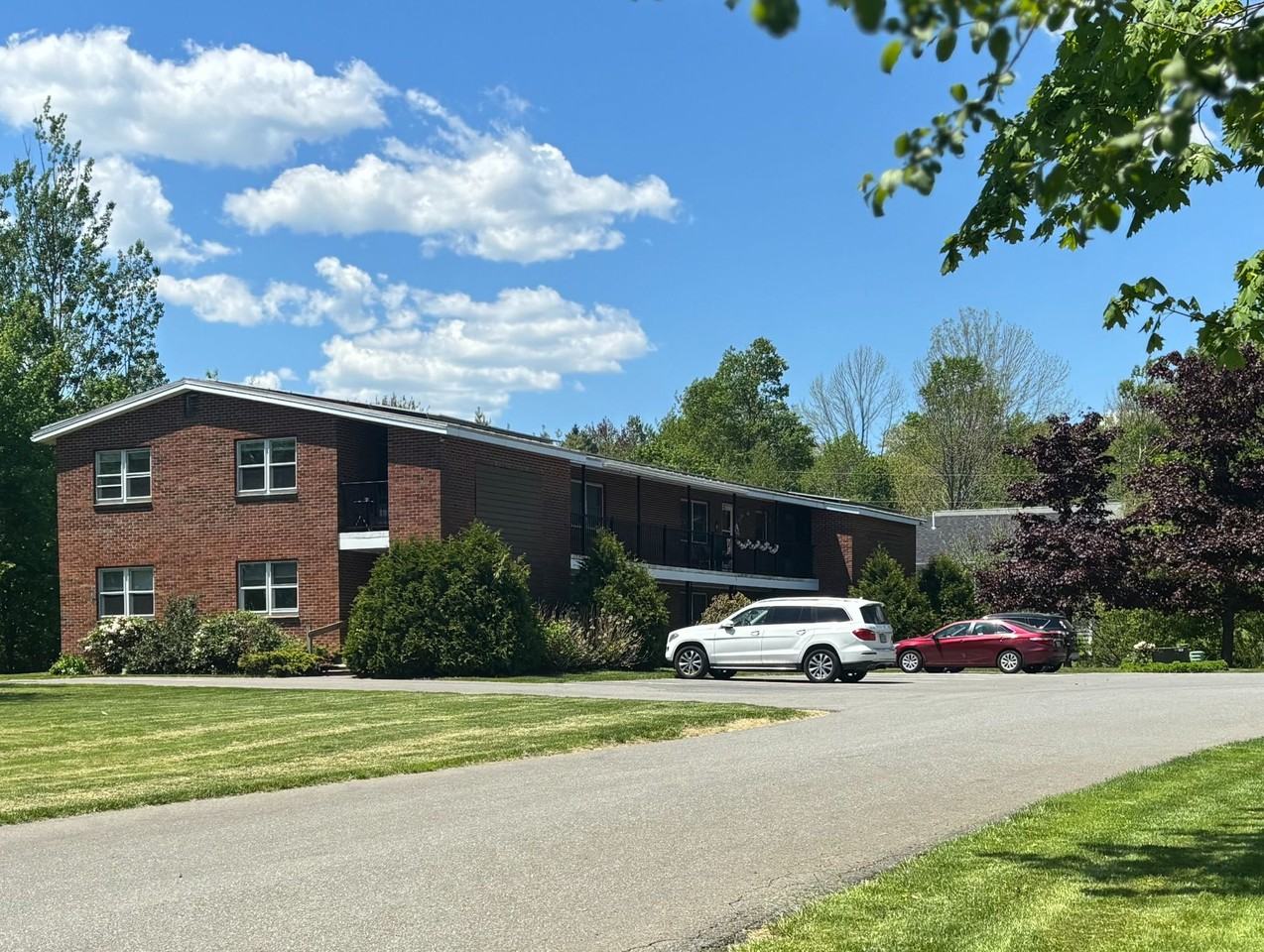The Cove Apartments offering 1 & 2 Bedroom Apartments Great Location Rockland - Photo 4 of 18