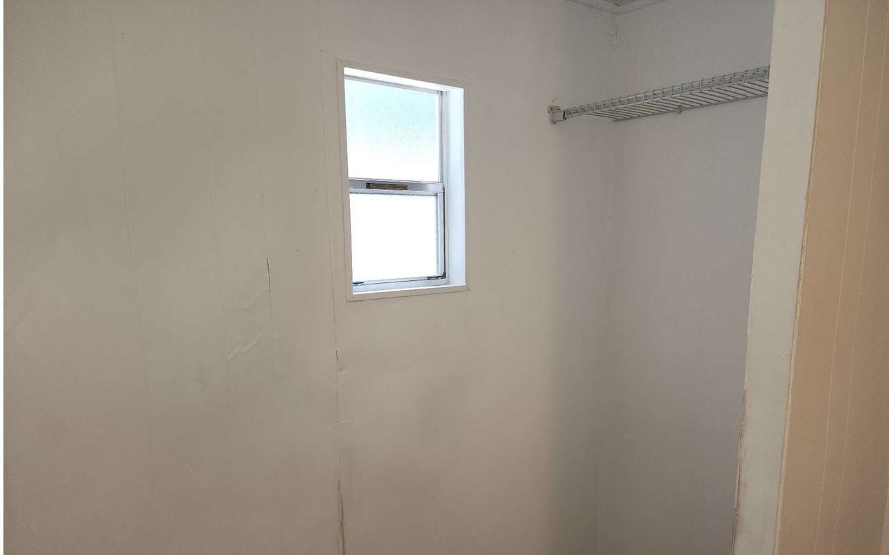 320 Nw Ridgewood Ave - Photo 4 of 10