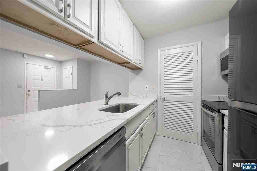 216A Washington Ave #216A - Photo 6 of 17
